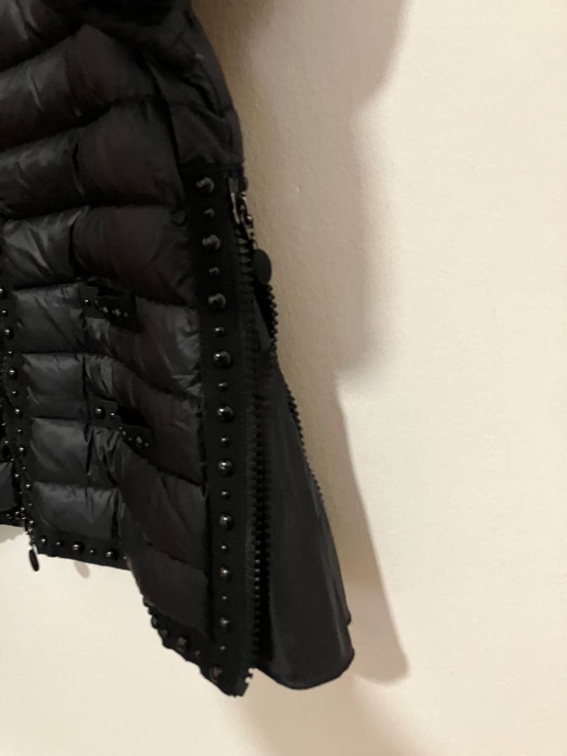 Moncler モンクレール　デザインの素敵なダウンジャケット