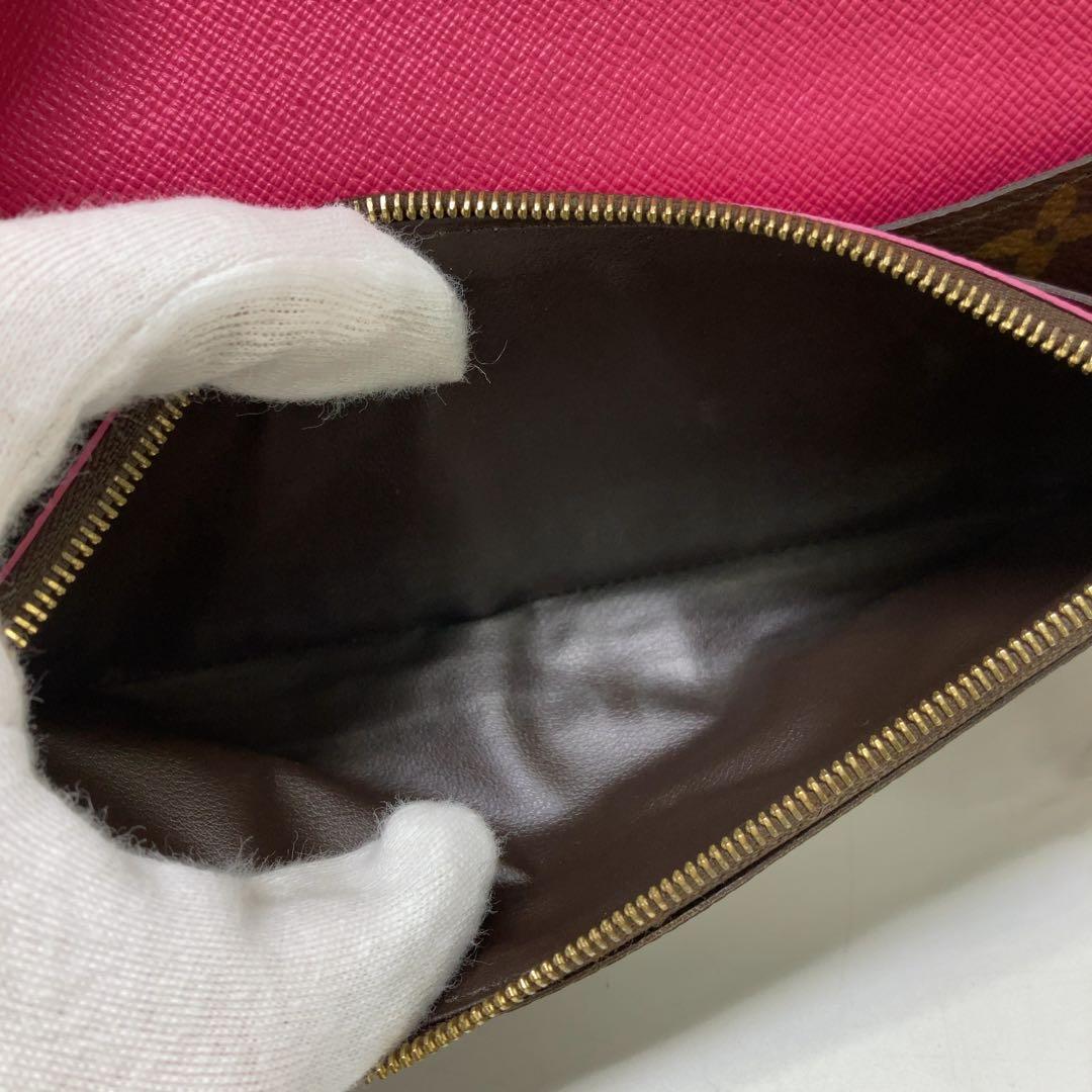 LOUIS VUITTON ポルトフォイユ・サラ エミリーフラワーレザー