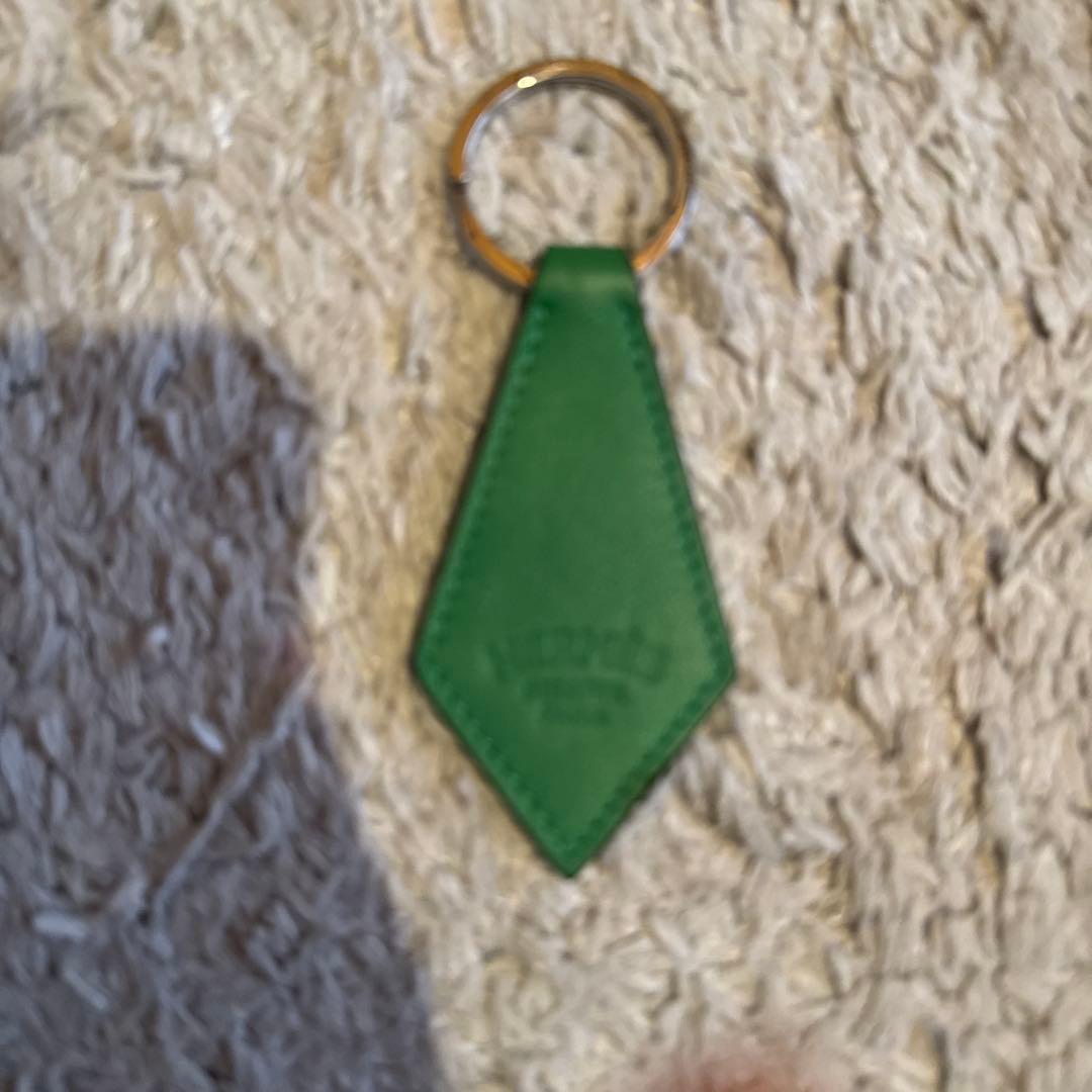 HERMES グリーンレザーキーホルダー