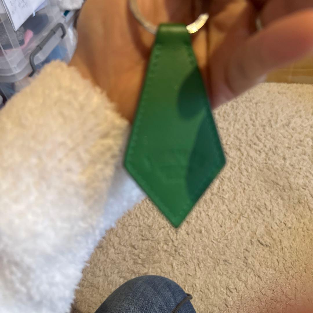 HERMES グリーンレザーキーホルダー