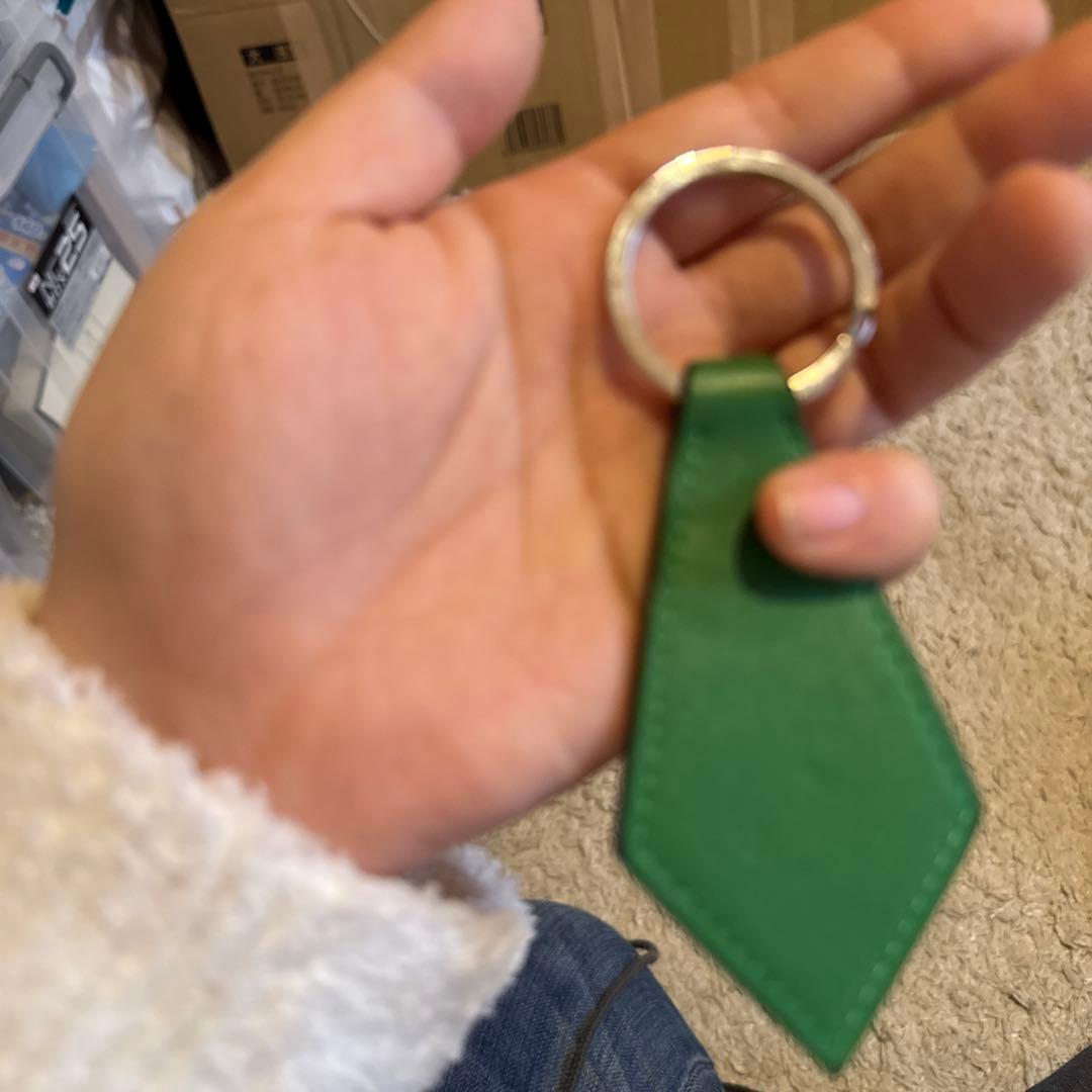HERMES グリーンレザーキーホルダー