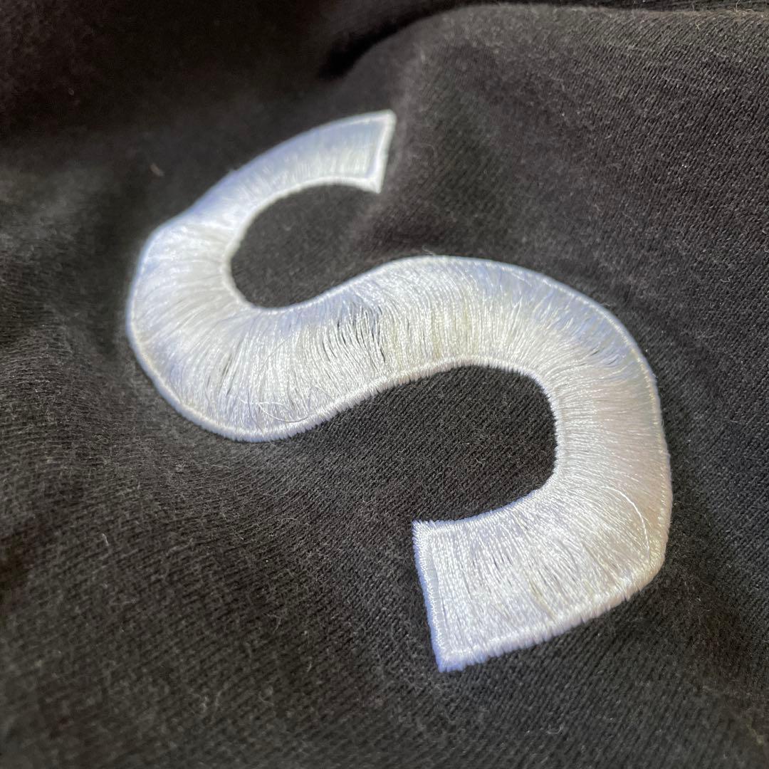 supreme シュプリーム　Sロゴ　刺繍　パーカー