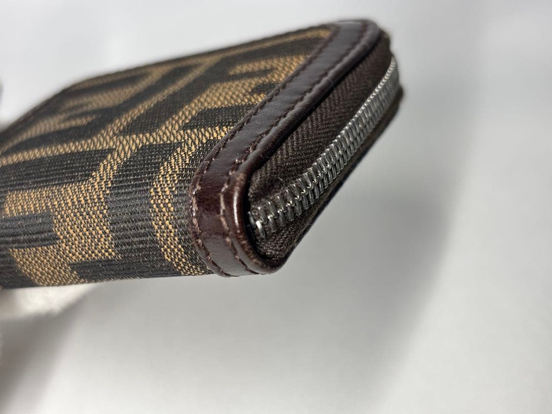 【極美品】FENDIフェンディ　ケース　ズッカ
