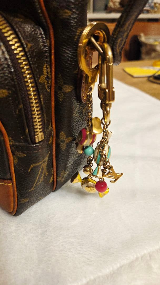 LOUIS VUITTON キャンデ チャーム キーホルダー