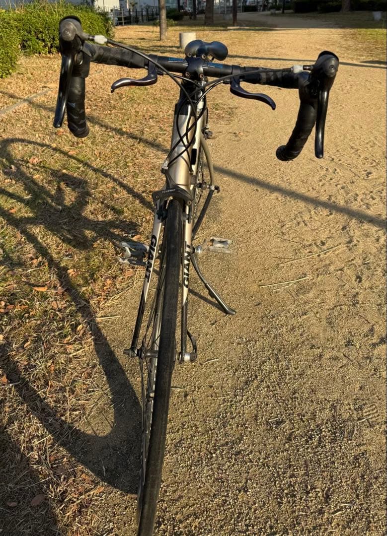 【GIANT DEFY】ロードバイク／スタンド付き／要整備