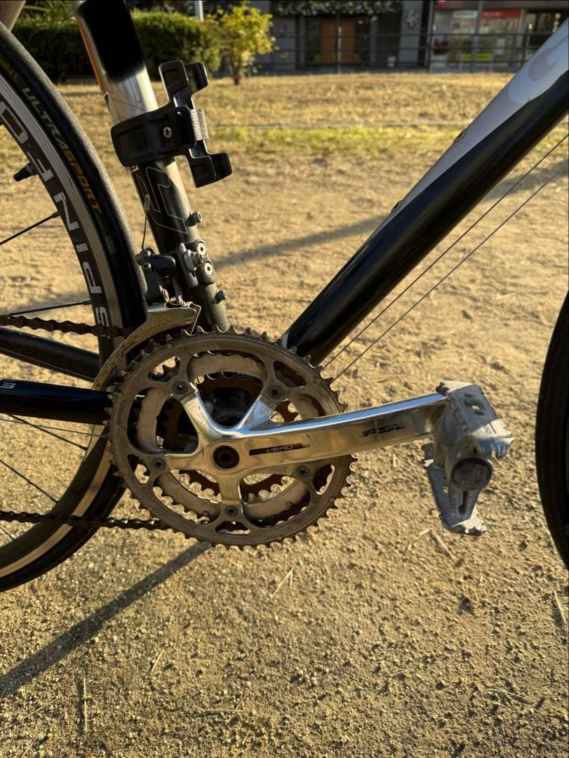 【GIANT DEFY】ロードバイク／スタンド付き／要整備