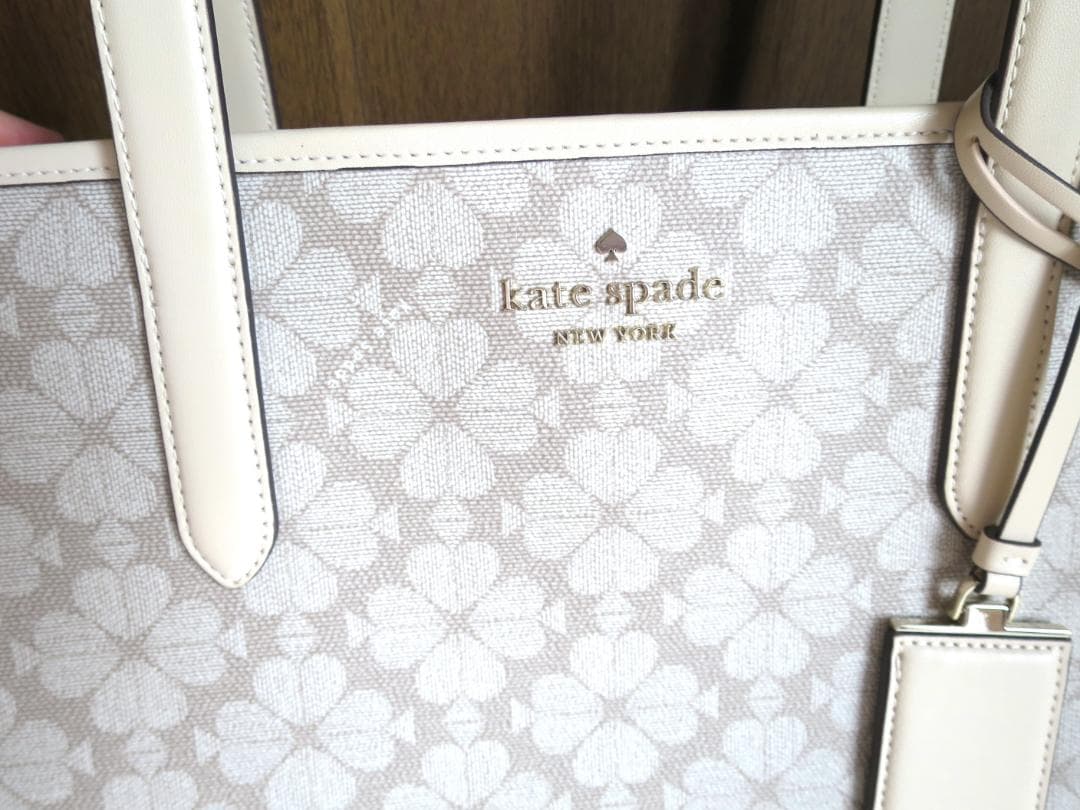 美品ケイトスペード　スペード フラワーコーテッド キャンバストート　ラージ肩掛け