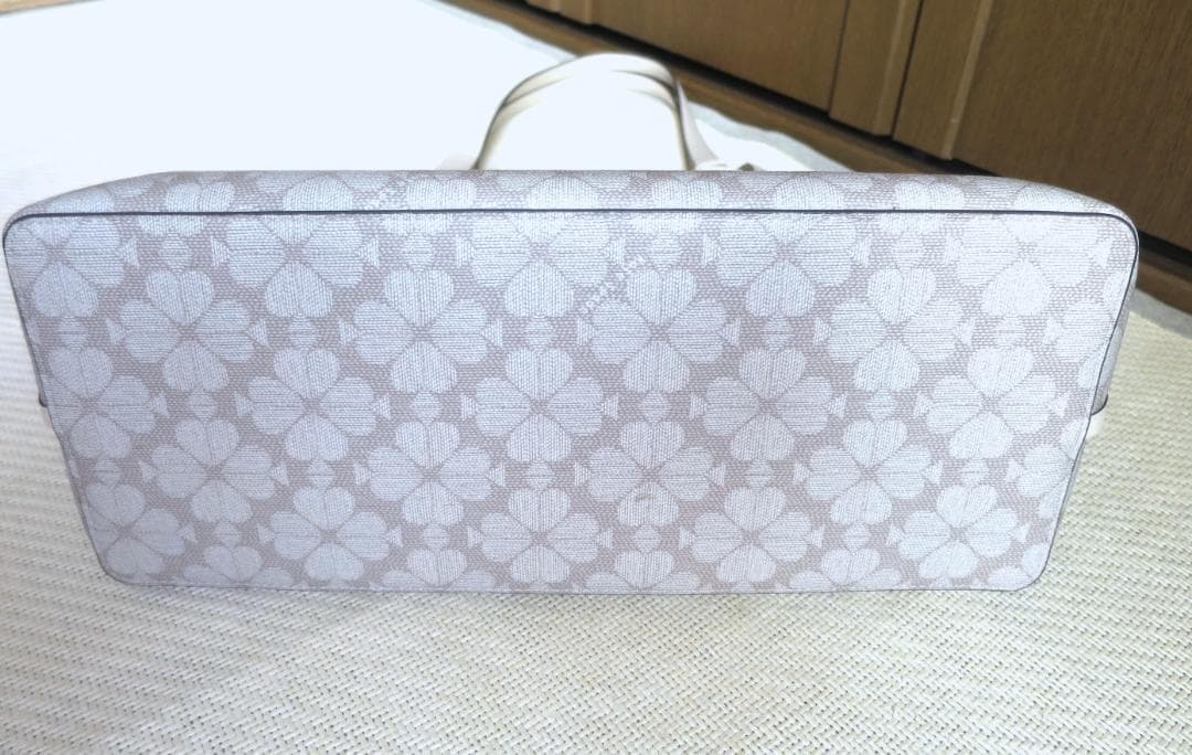 美品ケイトスペード　スペード フラワーコーテッド キャンバストート　ラージ肩掛け