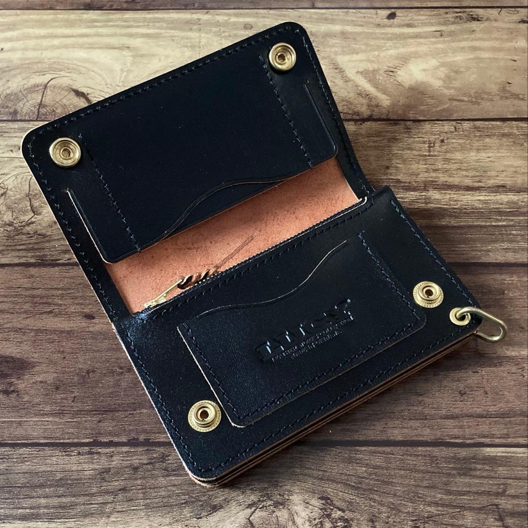 【お札を折らずに収納】カウレザー トラッカーウォレット150（ミドル）3層