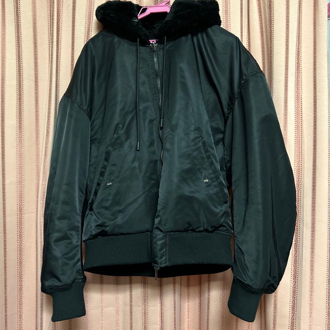 zara リバーシブルフェイクファーボンバージャケット