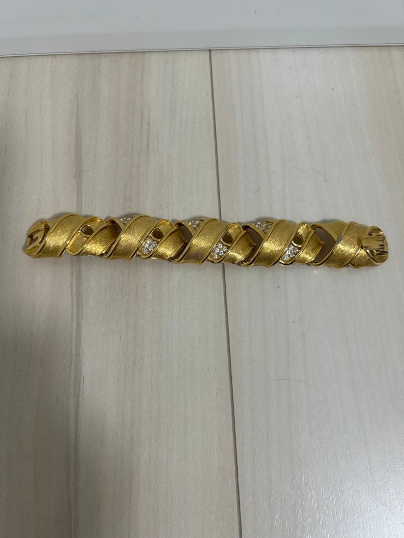 e*o様 GIVENCHYジバンシー　 ゴールド チェーンブレスレットレディース