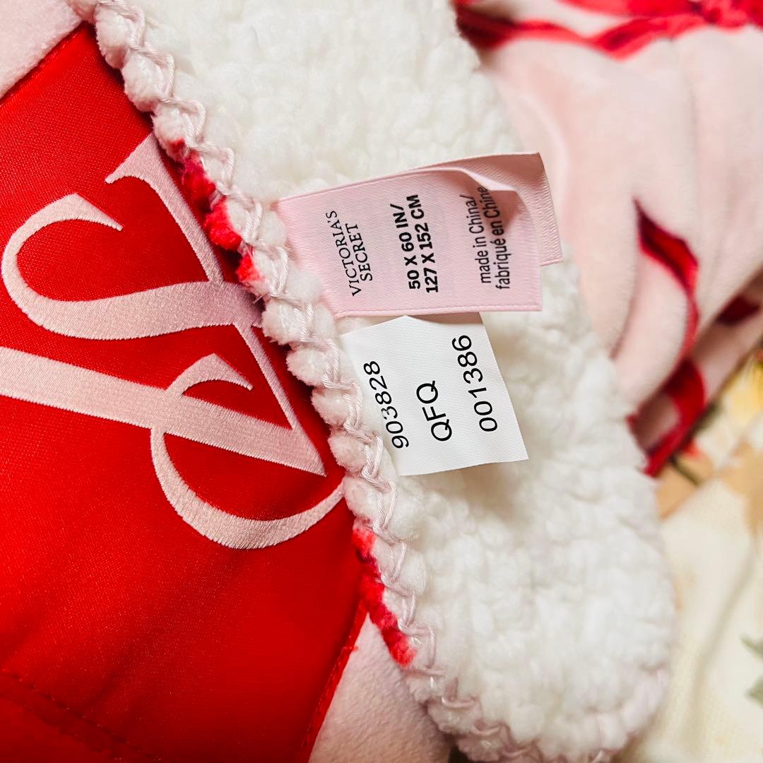 ★Victoria's Secret★新作リボン柄大判ブランケット★フリース毛布