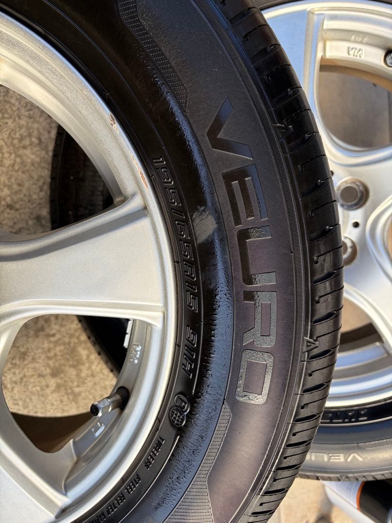 DUNLOP VEURO 195/65R15 タイヤセット