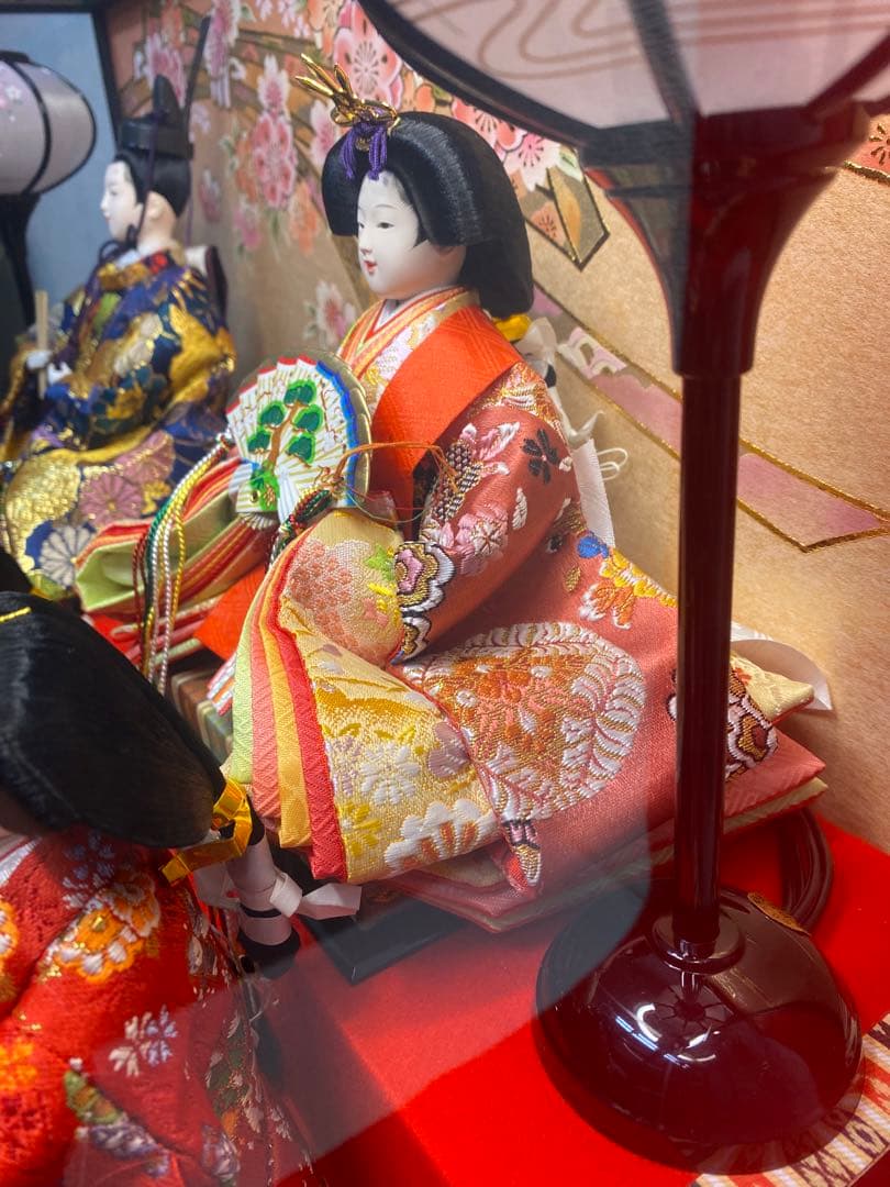 東京久月　雛人形オルゴール付き七人飾り・間口約６１×奥行約４０×高さ約４３㎝
