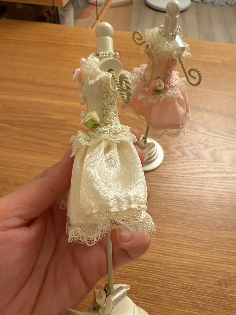 アクセサリー置き　人形