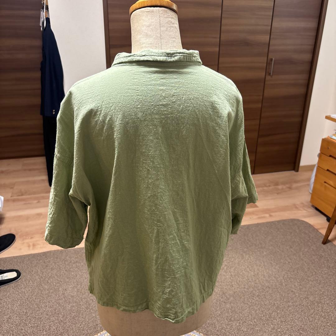 ヂェン先生の日常着　くるみボタンシャツ