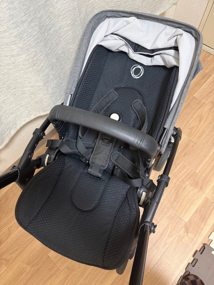 Bugaboo bee6 バガブー　グレー 完売色 AB型ベビーカー　週末価格