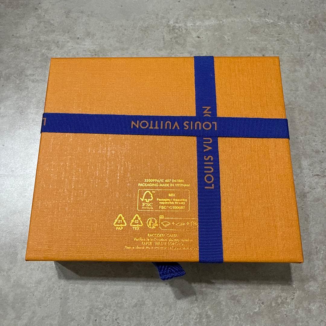 ルイヴィトン ポルトフォイユ・ヴィクトリーヌ