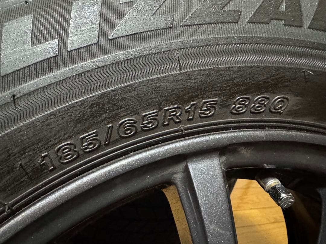 【新品同等】 BRIDGESTONE VRX3 185/65R15 スタッドレス