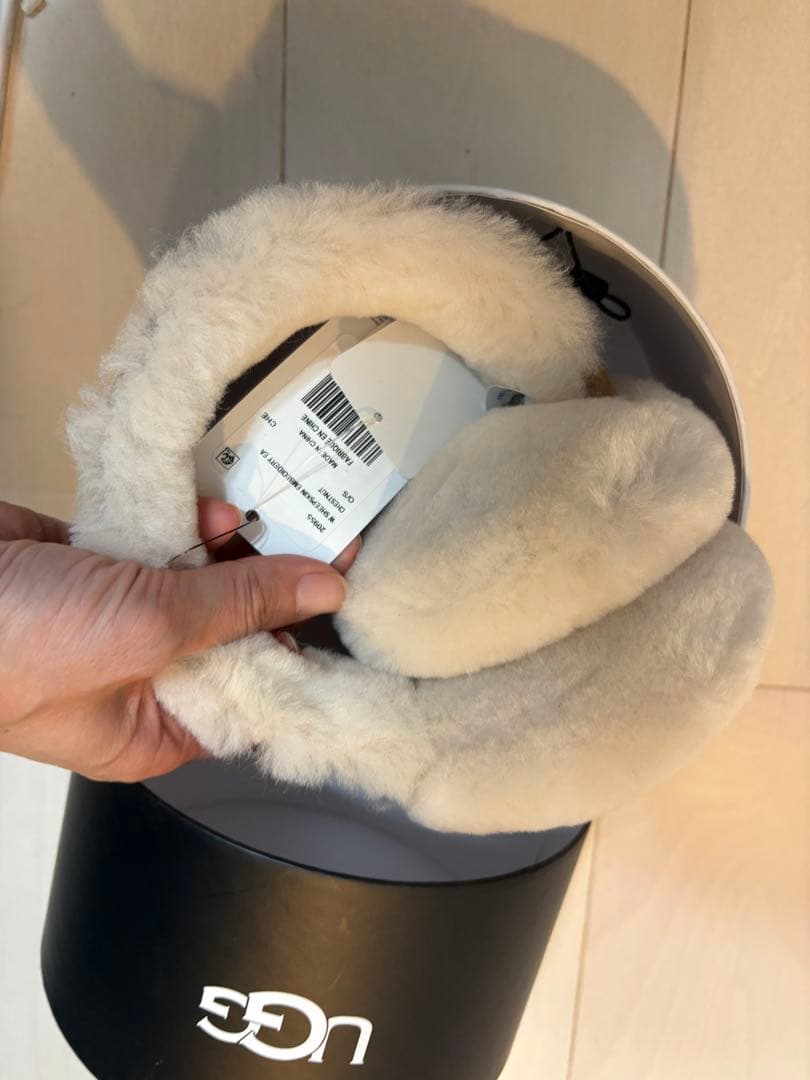 新作　正規品　安心百貨店購入　UGG シープスキン イヤーマフ