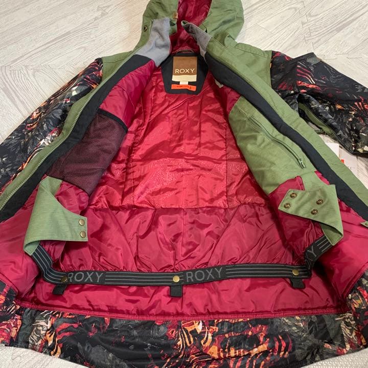 新品！ROXY スノボーウェア　ジャケット Mサイズ