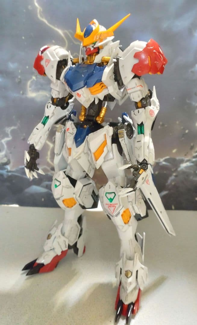 MGガンダムバルバトスルプス改完成品(塗装済)決闘マント装備