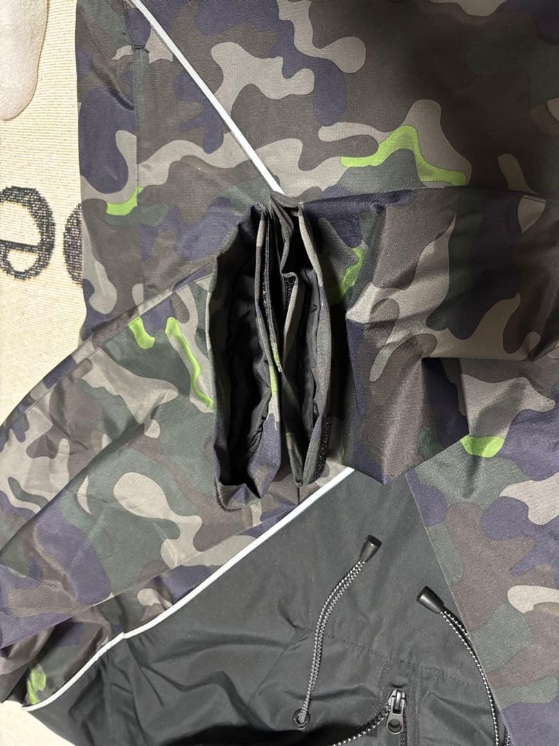 VOLCOM カモフラージュ スノーボードウェア M