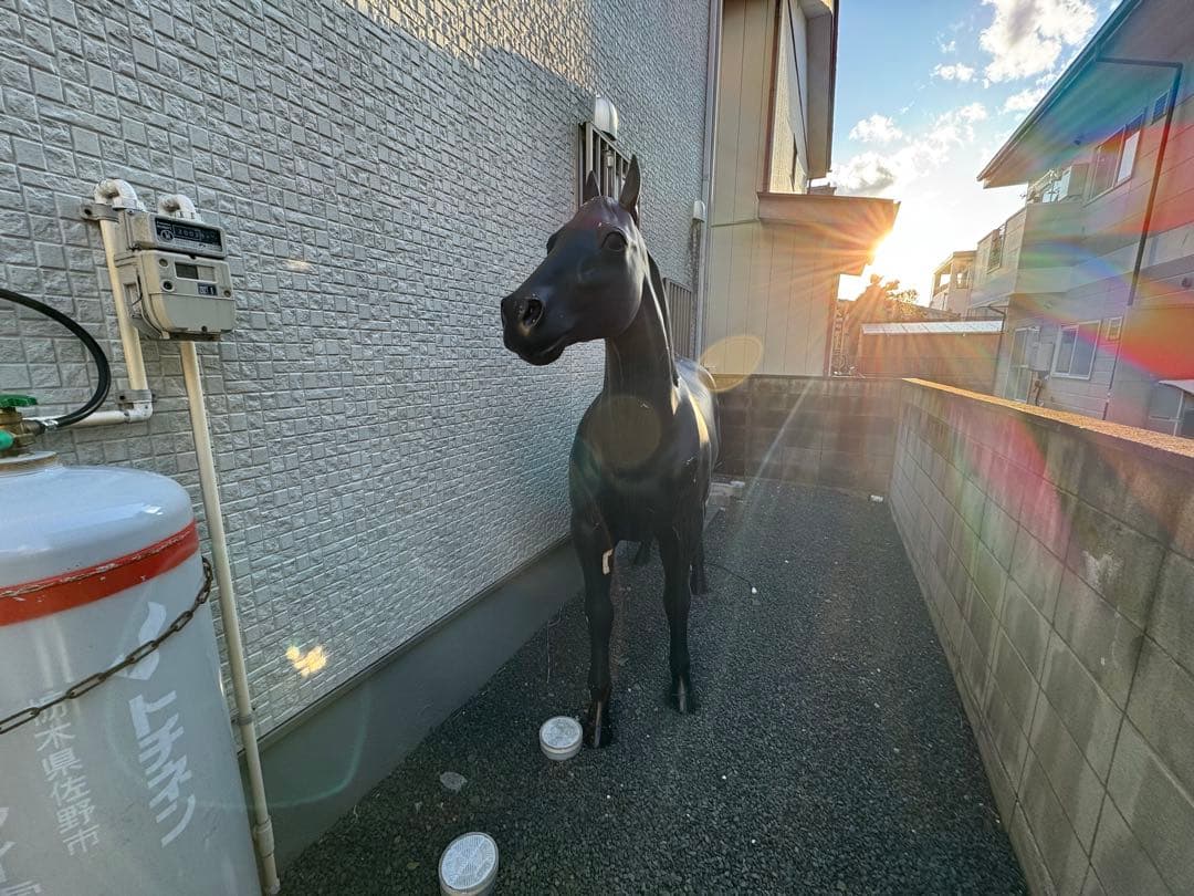 黒い馬のオーナメント 約180cm