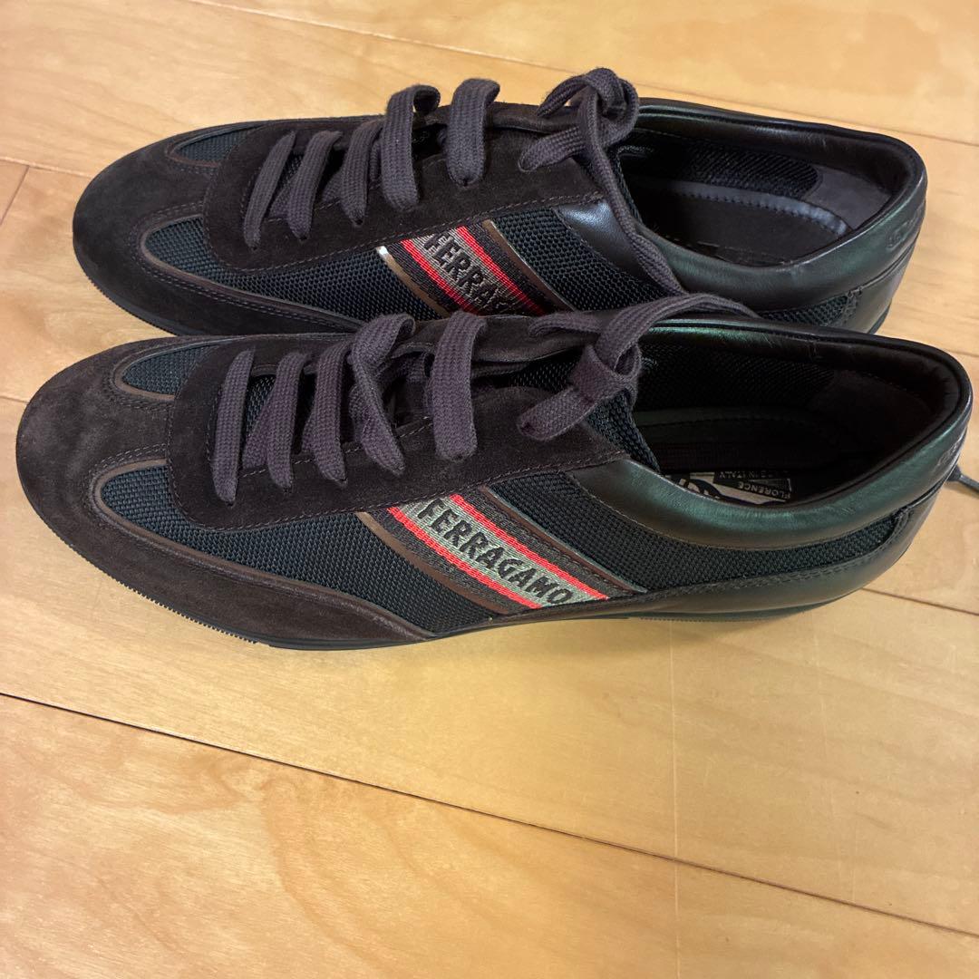 フェラガモ　スニーカー　　8 1/2 新品　ブラウン