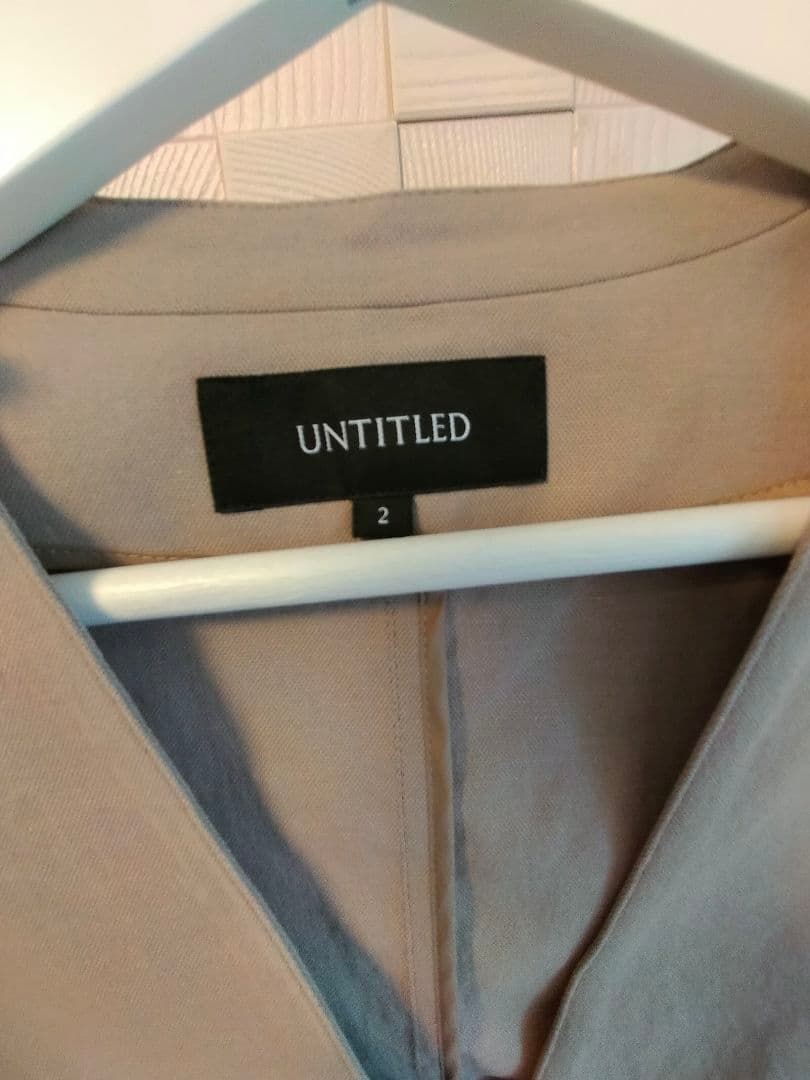 UNTITLEDノーカラージャケット、パンツスーツ２