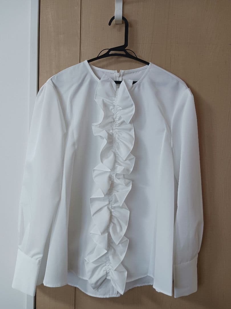 新品未使用⭐maison de Dolce.フリルフレアブラウス