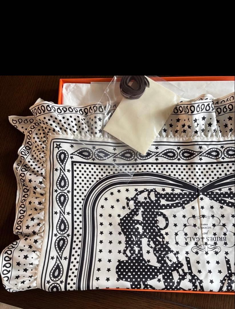 HERMES フリルスカーフ　70 美品　鑑定済み♪