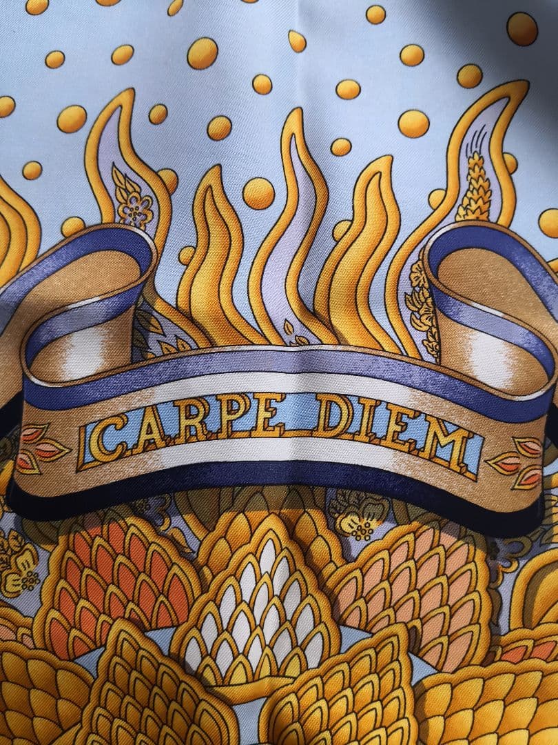 エルメス　HERMES　スカーフ　カレ90　今日一日を楽しむ