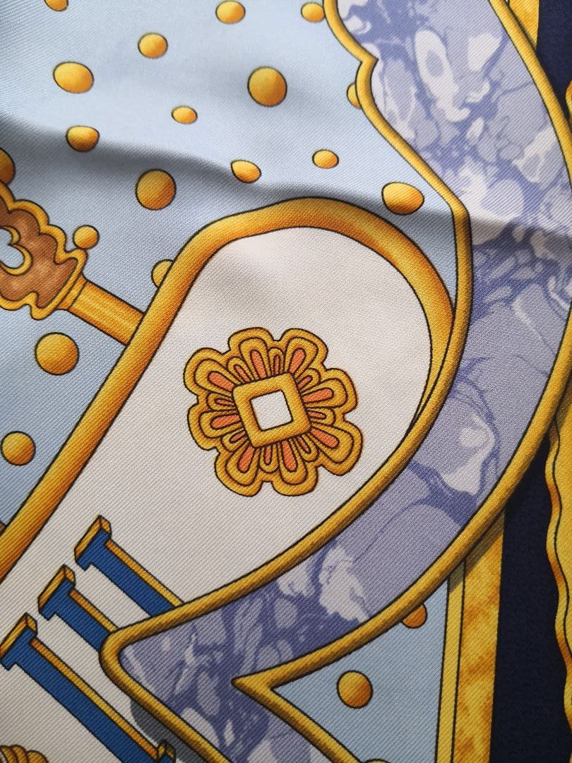 エルメス　HERMES　スカーフ　カレ90　今日一日を楽しむ