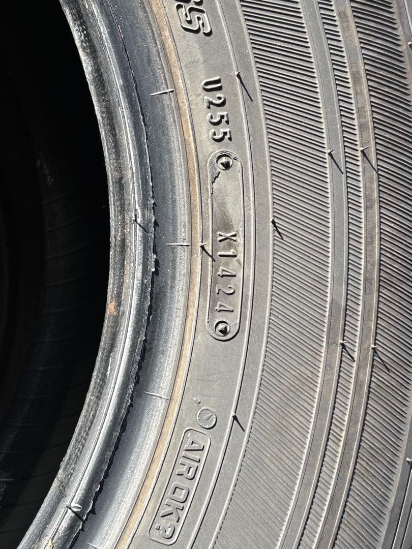 24年製 ハイエース スタッドレス 195/80R15 107/105LT中古品