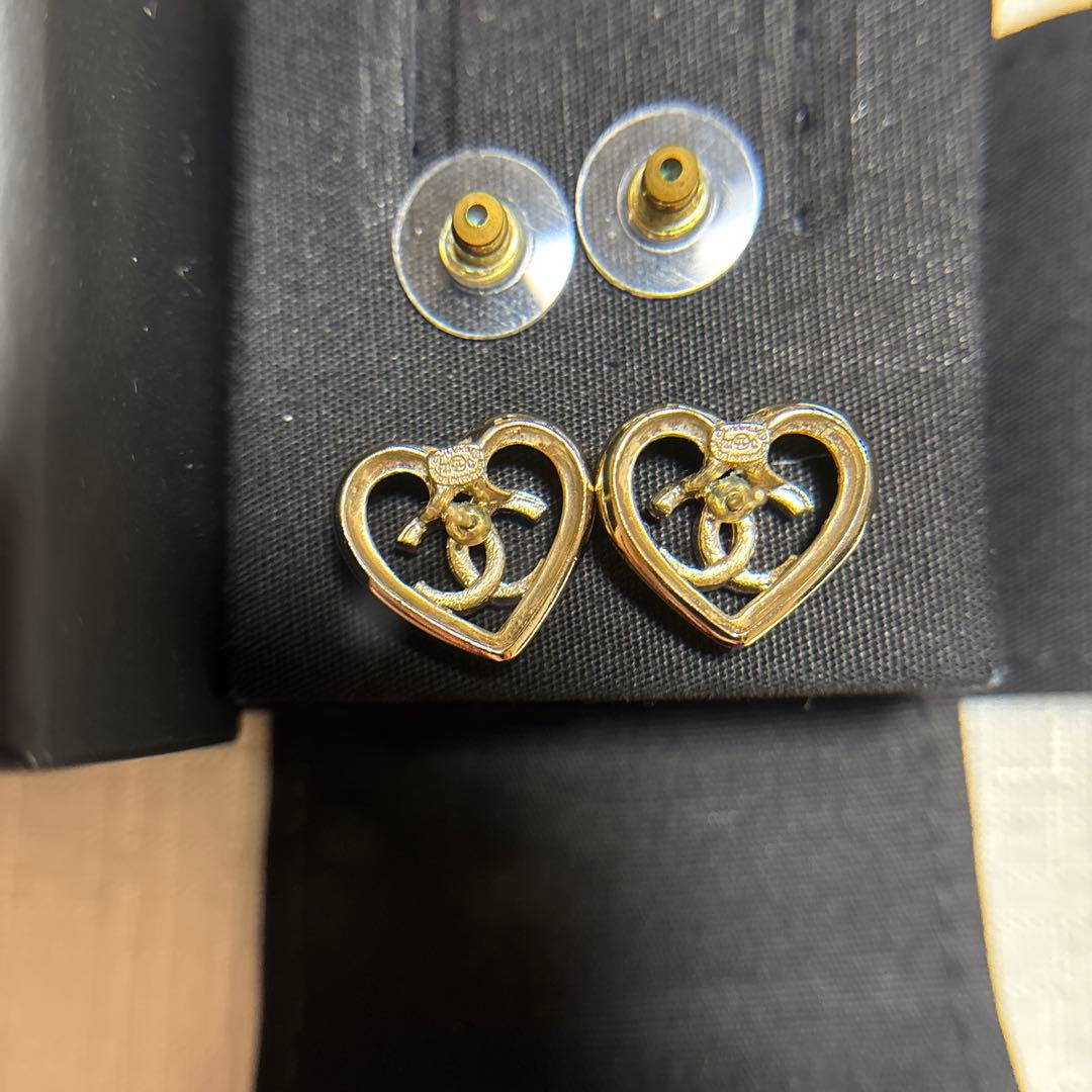 CHANELシャネル　ハートピアス23C