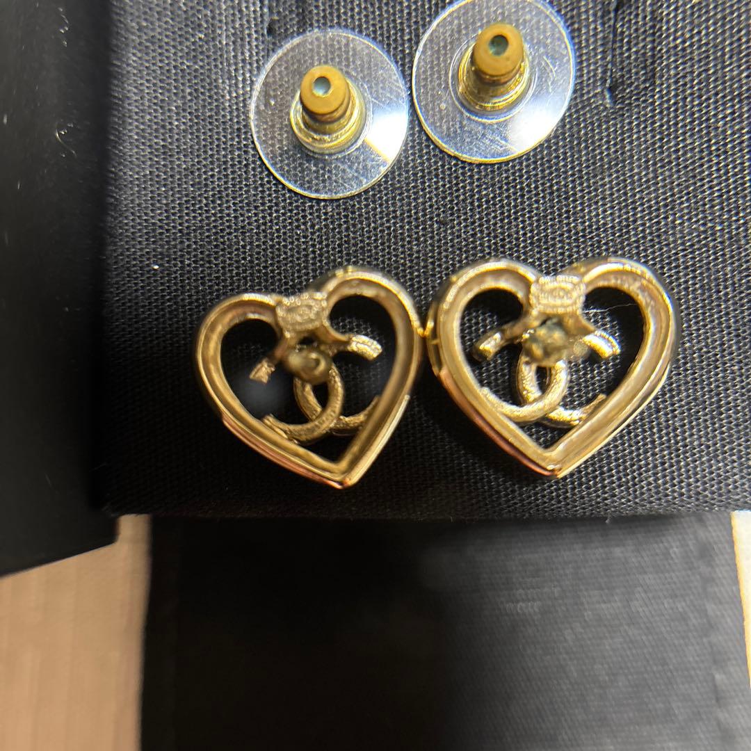 CHANELシャネル　ハートピアス23C