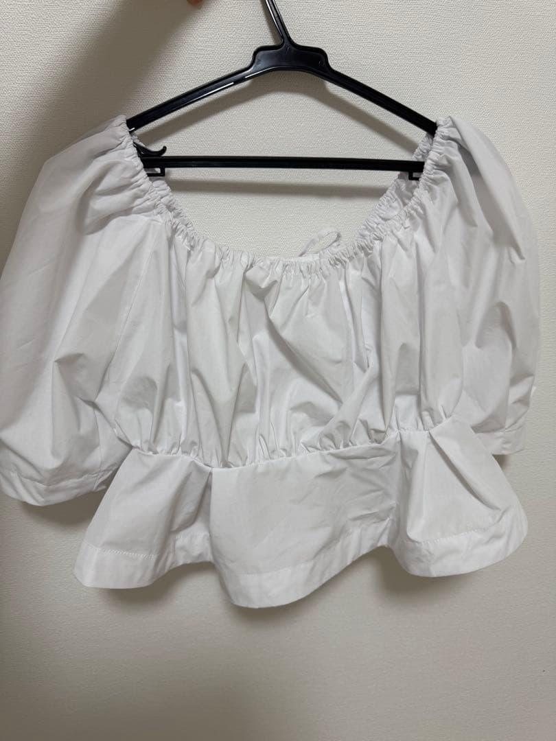 トップス Bibiy. CYNTHIA CROPPED BLOUSE
