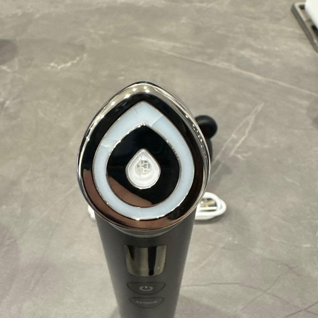 medicube 美顔器　黒➕熊さんキャップ