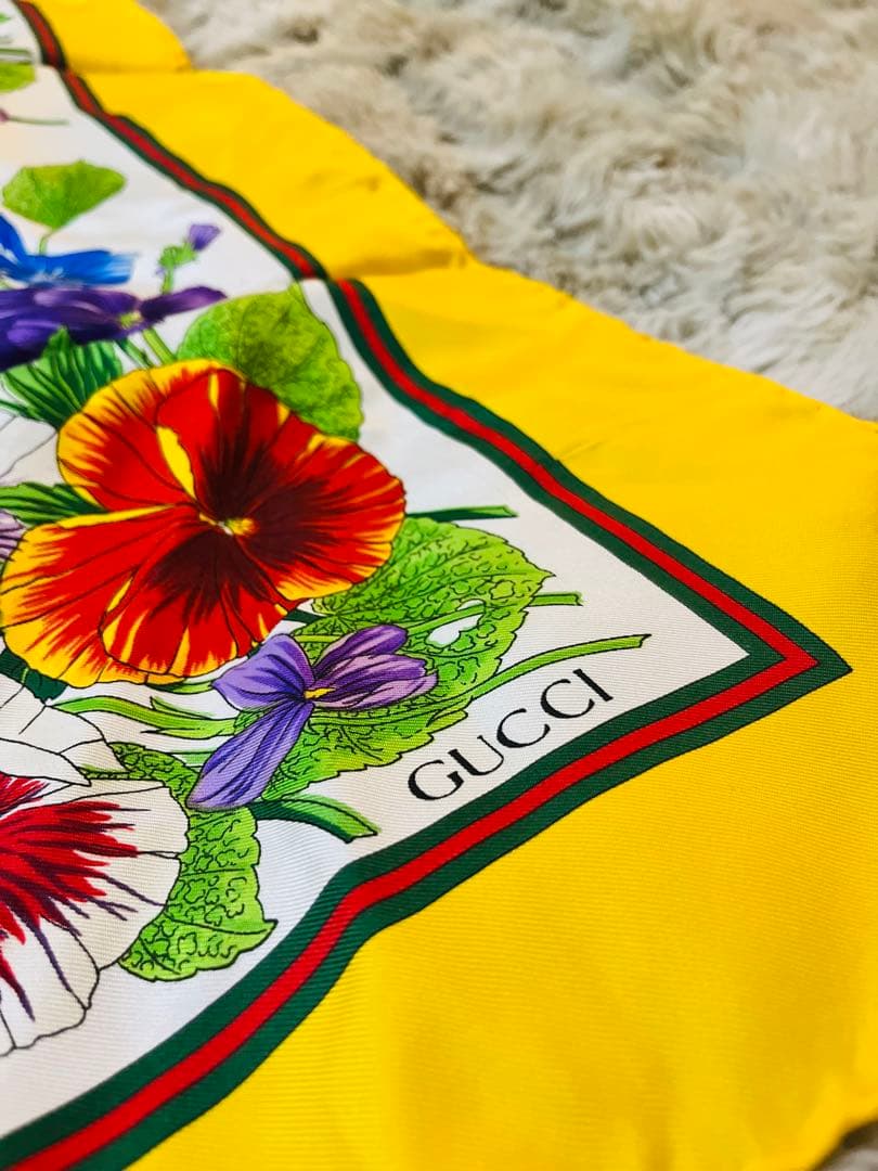 ☆★さま専用 24日まで【GUCCI】大判 シルク スカーフ 花柄 ボタニカル