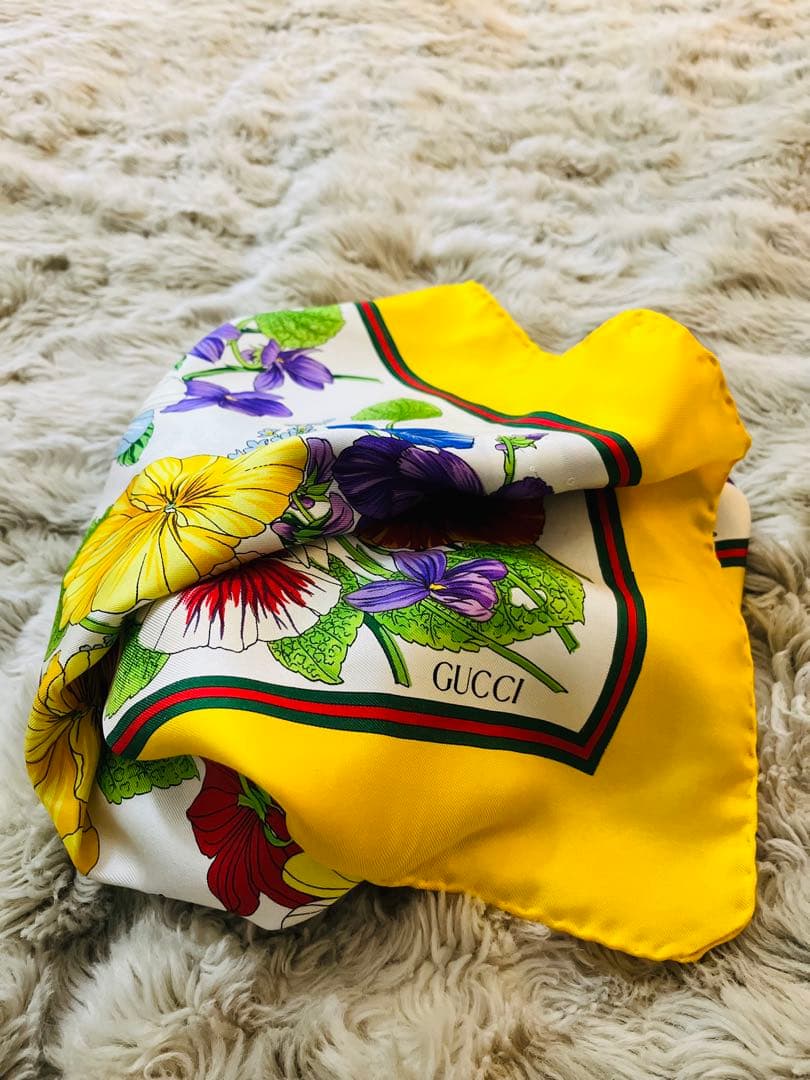 ☆★さま専用 24日まで【GUCCI】大判 シルク スカーフ 花柄 ボタニカル