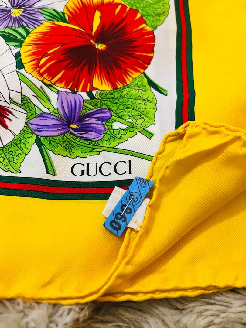 ☆★さま専用 24日まで【GUCCI】大判 シルク スカーフ 花柄 ボタニカル