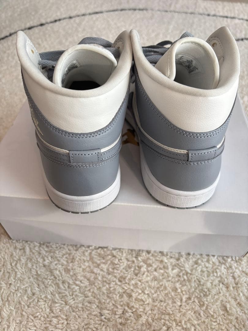 Air Jordan 1 Mid グレー/ホワイト