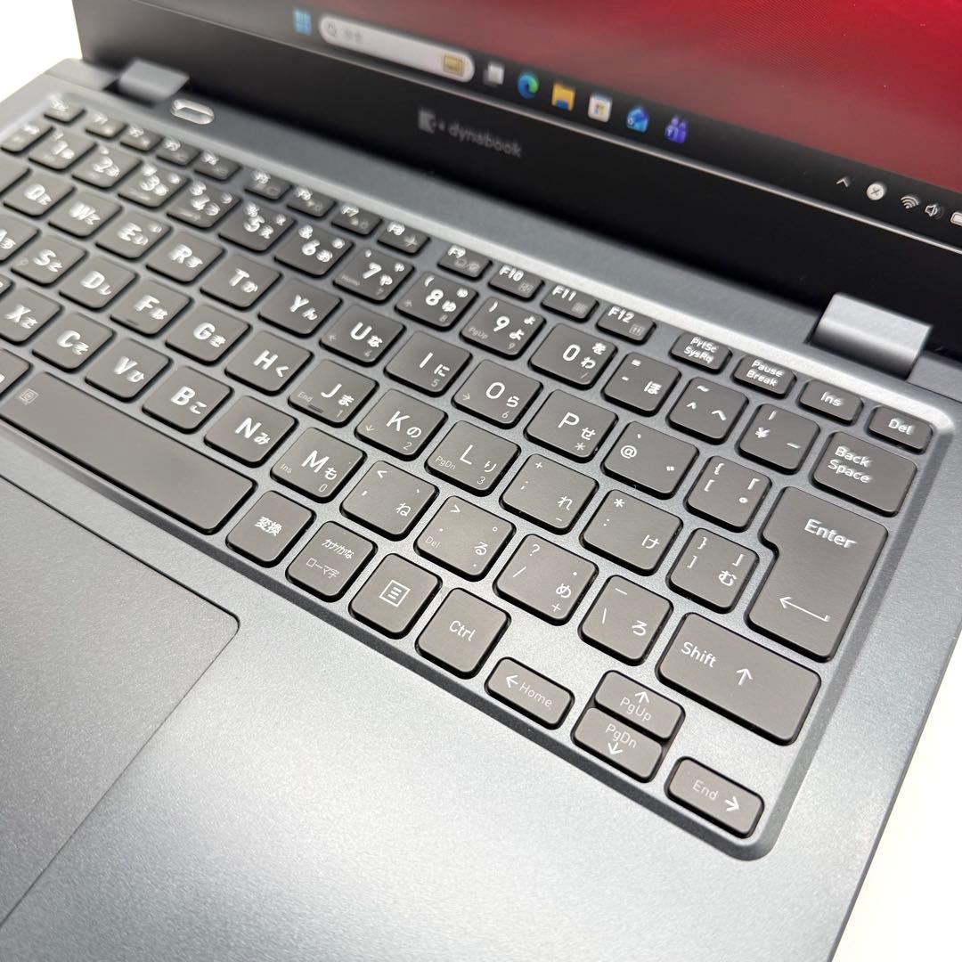 東芝 dynabook 11世代i5 16GB SSD256 小型軽量 高速静音