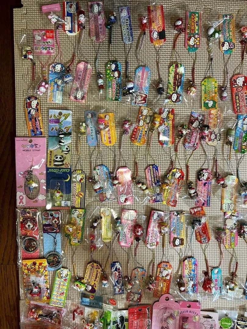 97個セットまとめ売り♩バラ売りもOK♡ご当地キティちゃん根付けキーホルダー