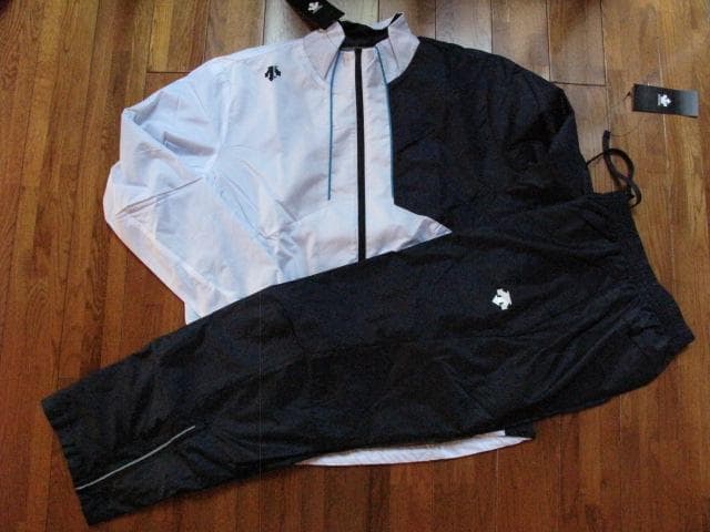 新品　デサント　ウィンドブレーカー ジャケット パンツ 上下セット
