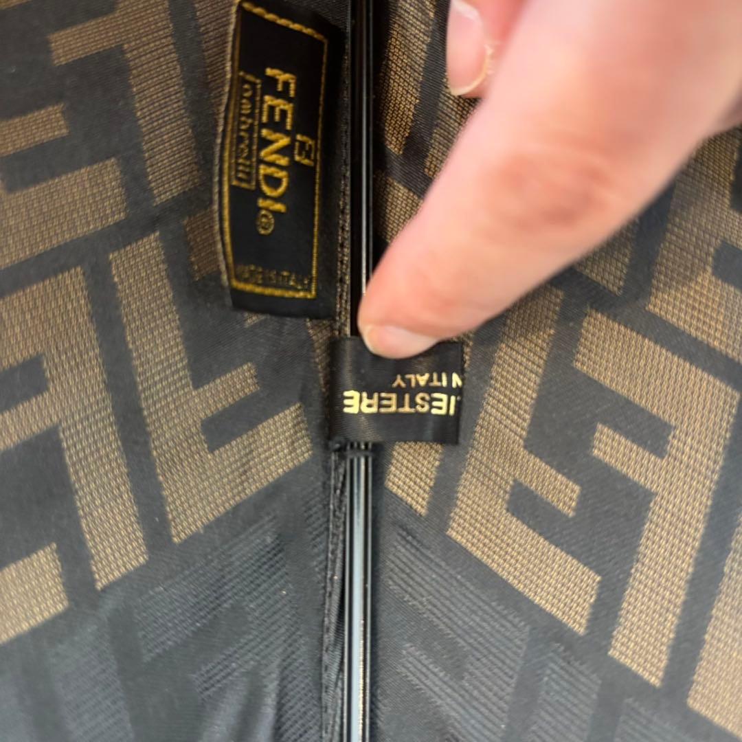 ⭐️正規品　FENDI　フェンディ　長傘　雨傘　FF ズッカ柄　木製　イタリア製