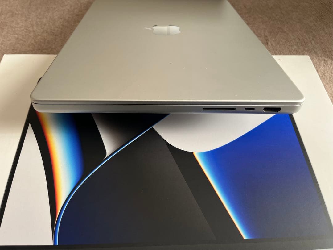 Apple MacBook Pro 14インチ　シルバー 本体