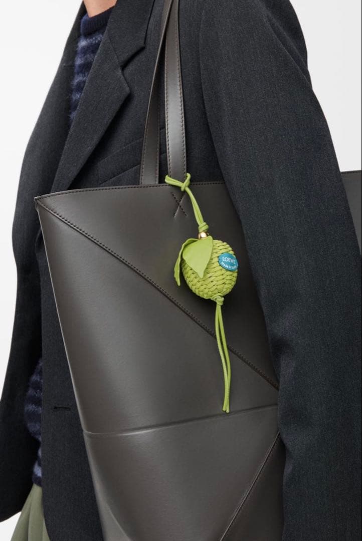 【美品！早い者勝ち！】LOEWE ロエベ アップル 林檎 バッグチャーム