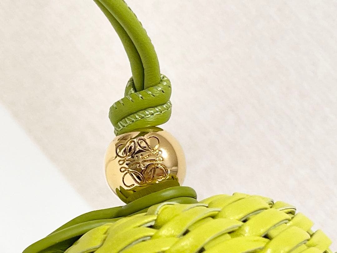 【美品！早い者勝ち！】LOEWE ロエベ アップル 林檎 バッグチャーム